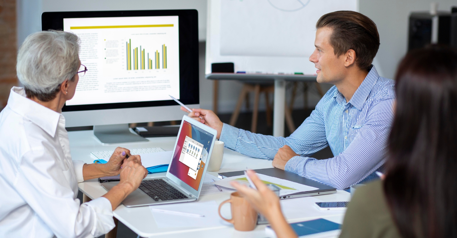 Retail-mas-seguro-y-resiliente-centralizacion-de-informes-comerciales-en-AWS